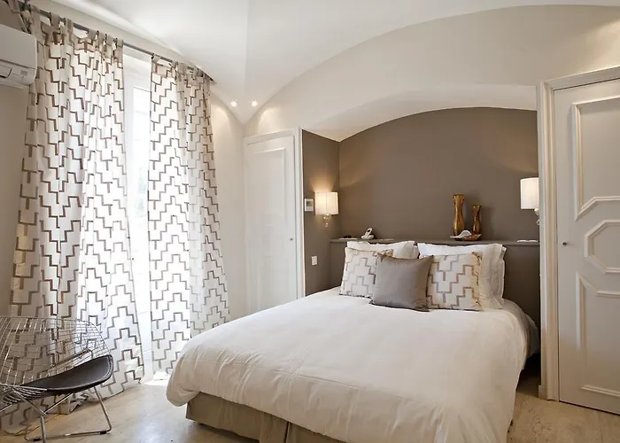Des Lices Otel 4*